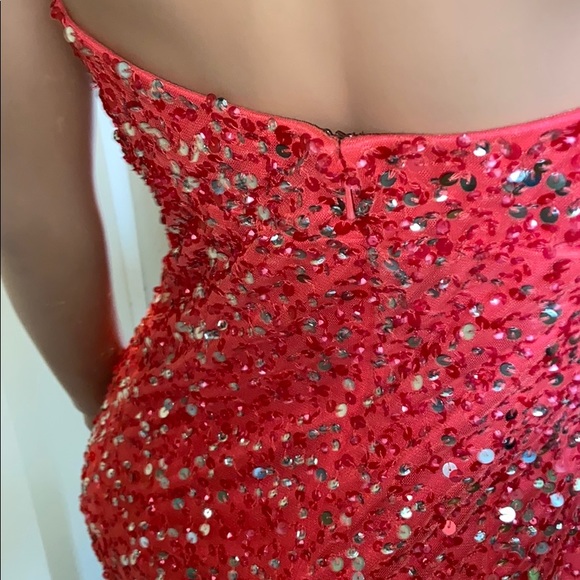 JS Collections gown - Picture 5 of 8